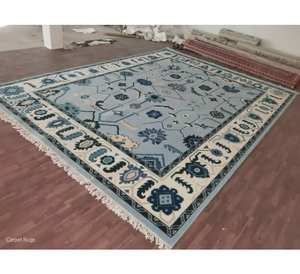พรมอูชักทำมือจากขนสัตว์ ลายดอกไม้สีฟ้าและสีงาช้าง แบบดั้งเดิมสไตล์ตุรกี สีฟ้าและสีครีม - Product Image 2