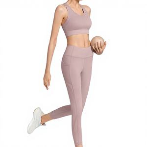 Vêtements d'entraînement de yoga personnalisés pour femmes Vêtements de fitness de couleur unie Gym Confortable Trendy Respirant Taille élastique pour femmes - Product Image 1