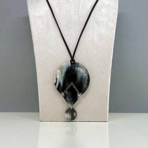Vintage horn crafted custom design Pendant Necklace With Intricate Cutout Design Antique Bronze Plated Unisex Jewelry Set - Product Image 2