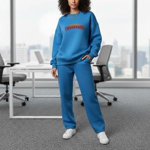 Conjunto deportivo de dos piezas para mujer con logotipo bordado personalizado, pantalones de chándal y sudadera con capucha de alta calidad. - Product Image 4