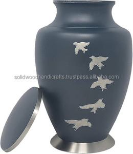 Urnas Funerarias Decorativas de Latón de Alta Calidad, Urnas Hechas a Mano para Hombres y Mujeres - Product Image 2