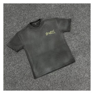 Camiseta de Hombre Negra con Cuello Redondo, 100% Algodón, con Ribete Amarillo en Contraste, Transpirable, de Manga Corta, Tejida, Informal, Talla M - Product Image 1
