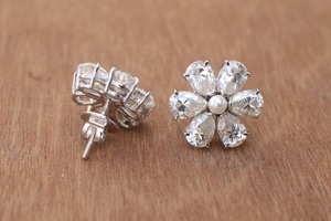 14K White Gold Pear Pearl Diamond Halo Stud <b>Earring</b> Lab-Grown Diamond Elegant Fine Jewelry Wedding Gift for Women - Product Image 4