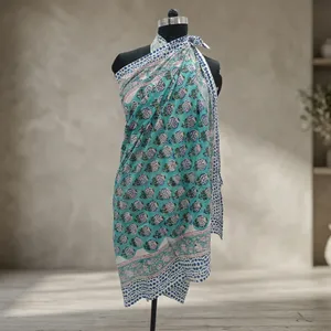 Pareo de algodón turquesa estampado a mano con motivos florales y borde azul, ligero, estilo indio, para mujer - Product Image 4