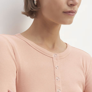 T-shirts à manches longues pour femmes, personnalisables avec logo, tendance, décontractés et confortables, 100 % coton, vente en gros - Product Image 4