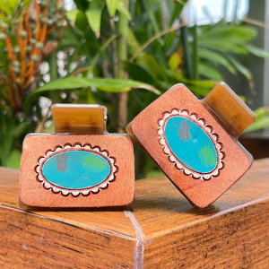 2025 nouvelle arrivée en gros à la main en cuir repoussé Mini pinces à griffes personnalisé gravé en cuir cheveux accessoires pour femmes - Product Image 5