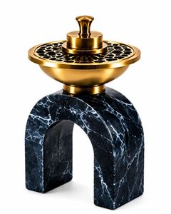Brûleur d'encens élégant en laiton Bakhoor avec base texturée en résine marbrée, Mabkhara arabe chic en métal avec couvercle filigrané, cadeau de luxe pour l'Aïd - Product Image 4