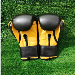 Guantes de Boxeo de Cuero de Primera Calidad con Diseño Transpirable y Correa de Muñeca Ajustable - Product Image 4