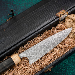 Couteau de Chef de Cuisine en Acier Damas Fait Main, Lame à Motif Durable, Étui en Cuir Écologique, Haute Qualité, Ergonomique pour Droitier - Product Image 4
