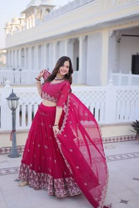 Conjunto de Lahenga Choli Dupatta de Seda Jacquard Negro Inspirado en Celebridades, para Primera Comunión, Boda o Fiesta - Product Image 3