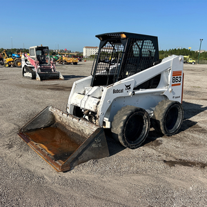 Cargadora Compacta de Dirección Deslizante 1999 863, Equipo de Construcción de Uso Pesado - Product Image 1