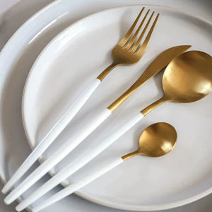 Juego de cubiertos de inspiración nórdica para mesas serenas, anfitriñaje consciente y espacios de comedor modernos y equilibrados - Product Image 1