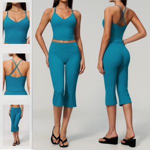 Ensemble de sport 2 pièces pour femme : soutien-gorge de sport et tenue de fitness personnalisée - Product Image 1