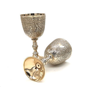 แก้วไวน์ทองเหลืองทำมือ ดีไซน์สวยงาม แกะสลักอย่างมีศิลปะ ถ้วยโลหะวินเทจ สำหรับดื่มหรือตกแต่งงานแต่งงาน - Product Image 1