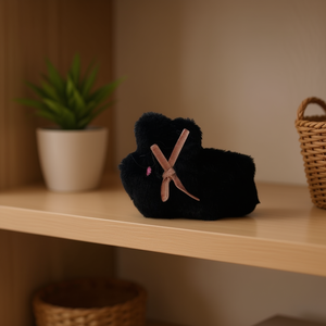 Figurine décorative de lapin ILAN noire 6x7cm en fausse fourrure pour la décoration de la maison - Product Image 2