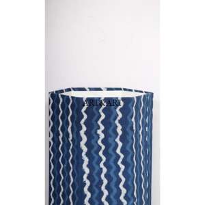 Hermosa Basurera de Cartón con Tapa Abierta, Hecha a Mano en India, Moderna, Elegante y Ecológica, con Patrón Geométrico - Product Image 2