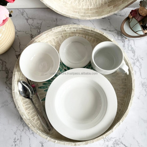 Plateaux de service élégants en bois massif faits à la main, écologiques, personnalisés, pour ensembles de service de 3 pièces, revêtement émaillé brun pour la maison et l'hôtel - Product Image 1