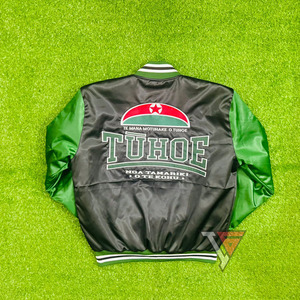 Blouson Bomber Personnalisé en Satin et Toile pour Hommes – Vente en Gros – Blousons d'Équipe Universitaires Chicago – Hiver Imperméable Épais Réversible - Product Image 2