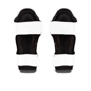 Protège-tibias légers de haute qualité pour adultes – Équipement d'entraînement durable, confortable et réglable - Product Image 3