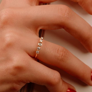 Anillo de boda de cinco piedras con diamante cultivado en laboratorio de corte redondo para mujer, oro macizo de 14k, regalo de lujo de aniversario para pareja - Product Image 5