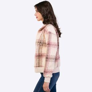 Blouson d'hiver court en polaire sherpa à carreaux grande taille pour femme, style universitaire personnalisé, vêtement d'extérieur tendance pour femme, fabrication en grande série - Product Image 3