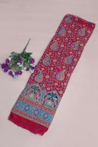 ผ้าพิมพ์ลายดอกไม้เพสลีย์สีชมพูธรรมชาติแบบเครป พร้อมขอบตกแต่งอย่างสวยงาม เหมาะสำหรับทำชุดคุर्ติ - Product Image 5