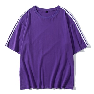 เสื้อยืดผ้าฝ้ายของผู้ชายเสื้อยืดลายทางสีพื้นไม่มีลายเปิดไหล่แบบลำลองฮิปฮอป100% - Product Image 1