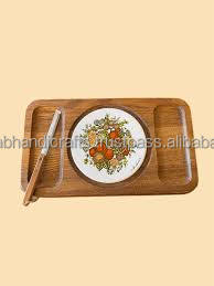 ถาดเสิร์ฟไม้แบบใหม่ พร้อมหูจับโลหะ สีและขนาดสั่งทำได้ แบรนด์ Tayyab Handicraft สำหรับเครื่องครัวขายดี - Product Image 4