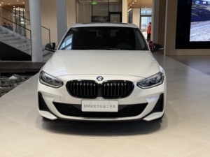 <span class=keywords><strong>BMW</strong></span> Serie 1 <span class=keywords><strong>120i</strong></span> M Sport Shadow Edition Sedán Automático <span class=keywords><strong>Usado</strong></span> 2022, Volante a la Izquierda - Certificado como Vehículo <span class=keywords><strong>Usado</strong></span> - Product Image 1
