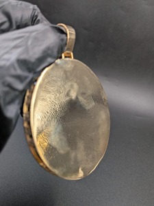 Colgante de esqueleto 'La Tierra: El Blando Heredará' con microincrustaciones de cristal y diamantes de imitación, chapado en oro de 18K, dije temático estilo Hiphop para hombre - Product Image 3