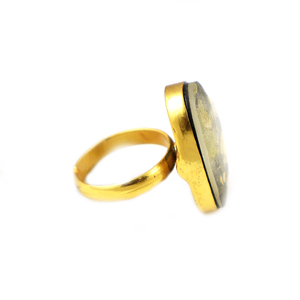 Anillo de latón chapado en oro de 24 quilates con piedra lunar gris de diseño clásico y lámina de oro, forma elegante, joyería para mujer, venta al por mayor a granel - Product Image 2
