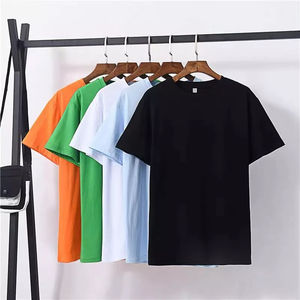 Vêtements personnalisés de haute qualité fabriqués au Pakistan, t-shirt avec logo brodé personnalisé et impression sur t-shirt - Product Image 2
