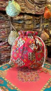 Pochette indienne artisanale brodée pour femme, sac à cordon, cadeau de mariage pour invités, sacs de remerciement - Product Image 3