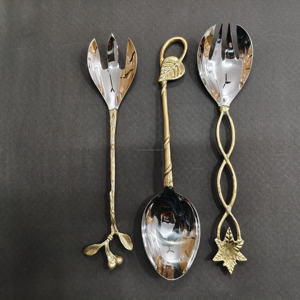 Ensemble de 6 cuillères de service artisanales assorties d'inspiration naturelle, manches en forme de feuilles et de branches dorées, ustensiles de buffet en acier inoxydable - Product Image 3