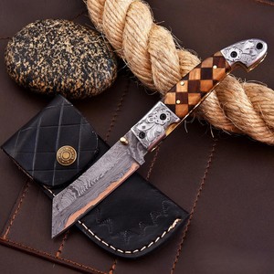Cuchillo plegable de cobre damasco forjado a mano con mango de madera y clip de bolsillo, funda de cuero, cuchillo de caza EDC personalizado CuMai. - Product Image 1