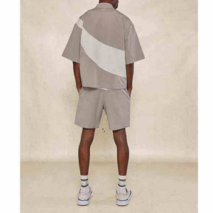 Ensemble court coupe-vent personnalisé pour hommes – Confortable, respirant, en nylon, prix raisonnable - Product Image 3