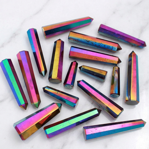 Ensemble de cristaux Aura arc-en-ciel en gros avec pointe de tour en quartz |   Collier en quartz ange et pierres chaton, et tube de cristal d'aura pour la guérison - Product Image 1