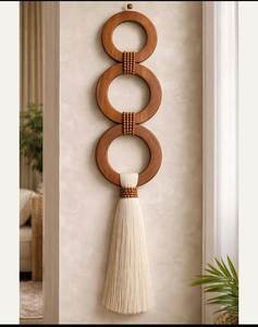 Décoration murale moderne en perles de bois faites à la main avec pompon, amovible, écologique et légère, idéale pour Diwali, vente en gros - Product Image 1