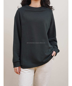 Top corto unisex de manga larga para fitness, diseño de logotipo personalizado de gran tamaño, ajuste holgado, secado rápido, estilo sólido sostenible - Product Image 2