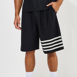 Ensemble d'été respirant pour homme : T-shirt à manches courtes et short – Tenue décontractée deux pièces à faible MOQ - Product Image 4