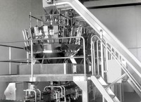 Machine de remplissage et de scellage automatique électrique de haute précision contrôlée par PLC pour sachets en plastique/papier/film, pour snacks/aliments soufflés