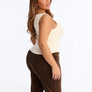 เสื้อชั้นในกีฬาโยคะสำหรับผู้หญิง ระบายอากาศ แห้งเร็ว แบบยาว มีฟองน้ำเสริม ด้านหน้าสั้น โลโก้ถัก ผ้าเนื้อนิ่ม ใส่สบายสำหรับฤดูร้อน ผลิตในบังกลาเทศ - Product Image 5