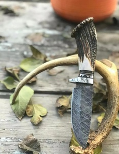 Couteau de chasse de poche en acier Damas fait main, manche en corne de cerf naturelle, vente en gros OEM, couteaux de chasse d'extérieur USA UE - Product Image 3