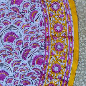 Nappe en coton à motif floral avec bordure jaune, style classique, lavable, écologique, pour usage domestique, nappe de banquet de luxe faite à la main - Product Image 2