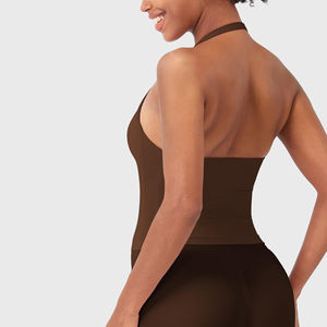 Fabricant sur mesure de débardeurs courts pour femmes, logo personnalisé sur le devant, 100% polyester, fabriqué au Pakistan pour les acheteurs en gros mondiaux - Product Image 4