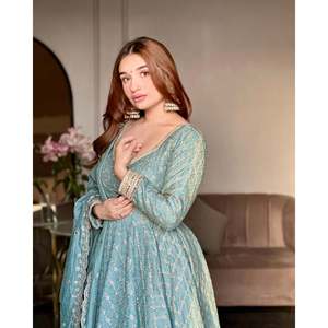 Vestido de Fiesta Elegante de Satén para Mujer SSR con Mangas Largas, Bordado con Lentejuelas en la Parte Inferior y Dupatta - Product Image 4