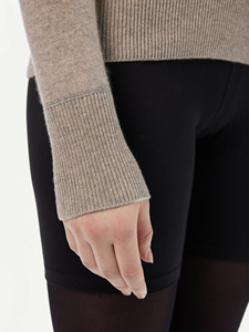 Pull en tricot fin pour femme, léger et lisse, à manches longues, col rond, style minimaliste décontracté, couleurs et tailles personnalisées - Product Image 4