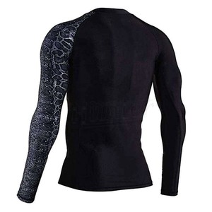 Fabricant sur mesure de rashguards pour hommes, fournissant des rashguards de haute qualité, rashguards à manches longues de performance de qualité supérieure. - Product Image 2