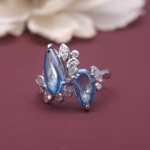Anillo Floral con Diamantes Cultivados en Laboratorio Azules Certificados por IGI en Oro Blanco/Rosa y Amarillo de 14K, Anillo de Diamantes con Corte Pera y Marquesa - Product Image 1