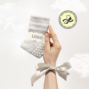 Chaussettes de Pilates personnalisées avec logo, grip intérieur double direction, pour femmes, yoga, barre, antidérapantes, gym, intérieur, usage quotidien, 100% coton, design gratuit - Product Image 2